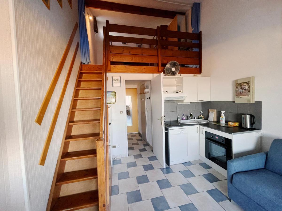 T2 Mezzanine Vue Avec Piscine *